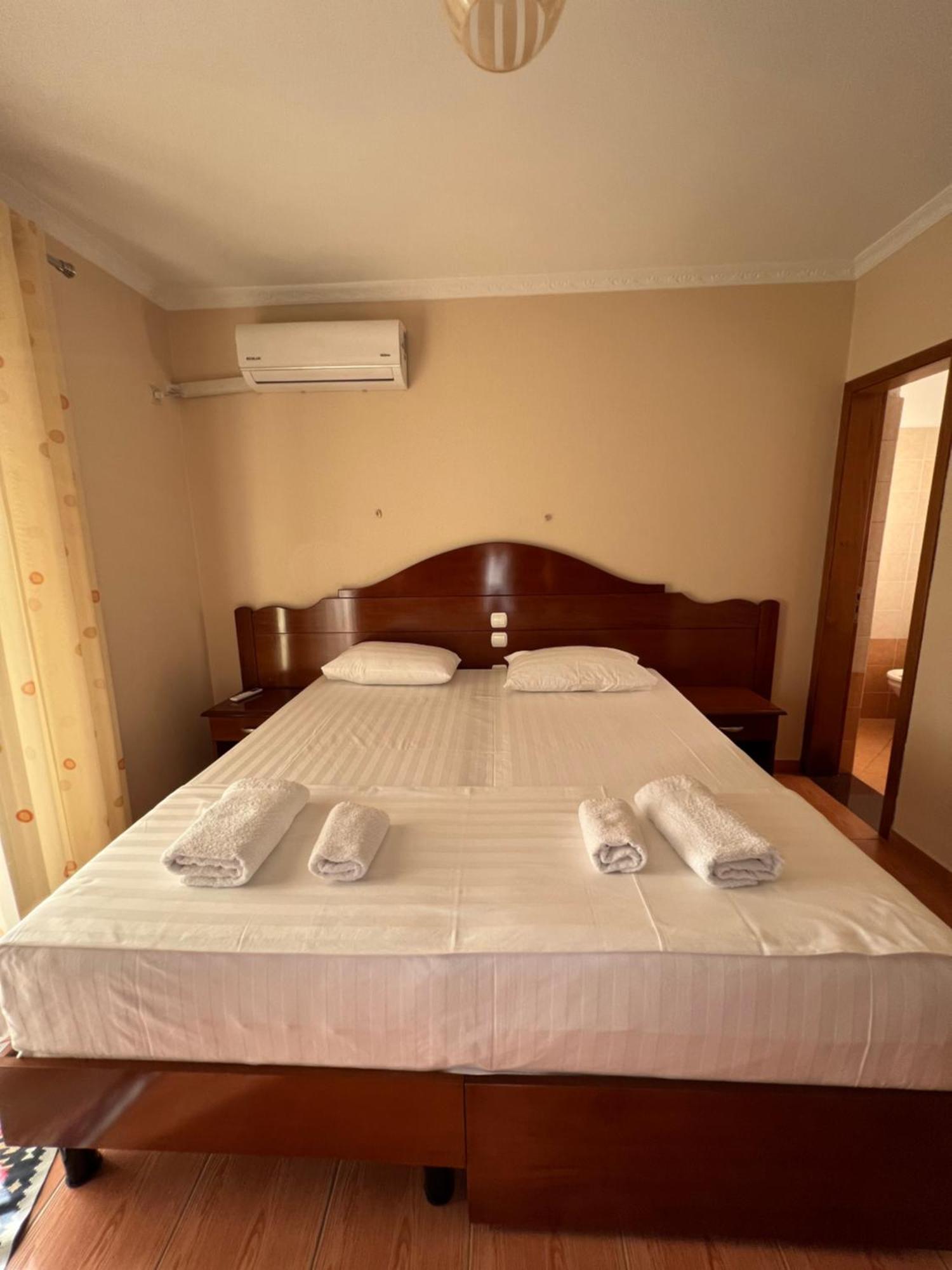 Villa Mirjan Sarandë Exteriör bild