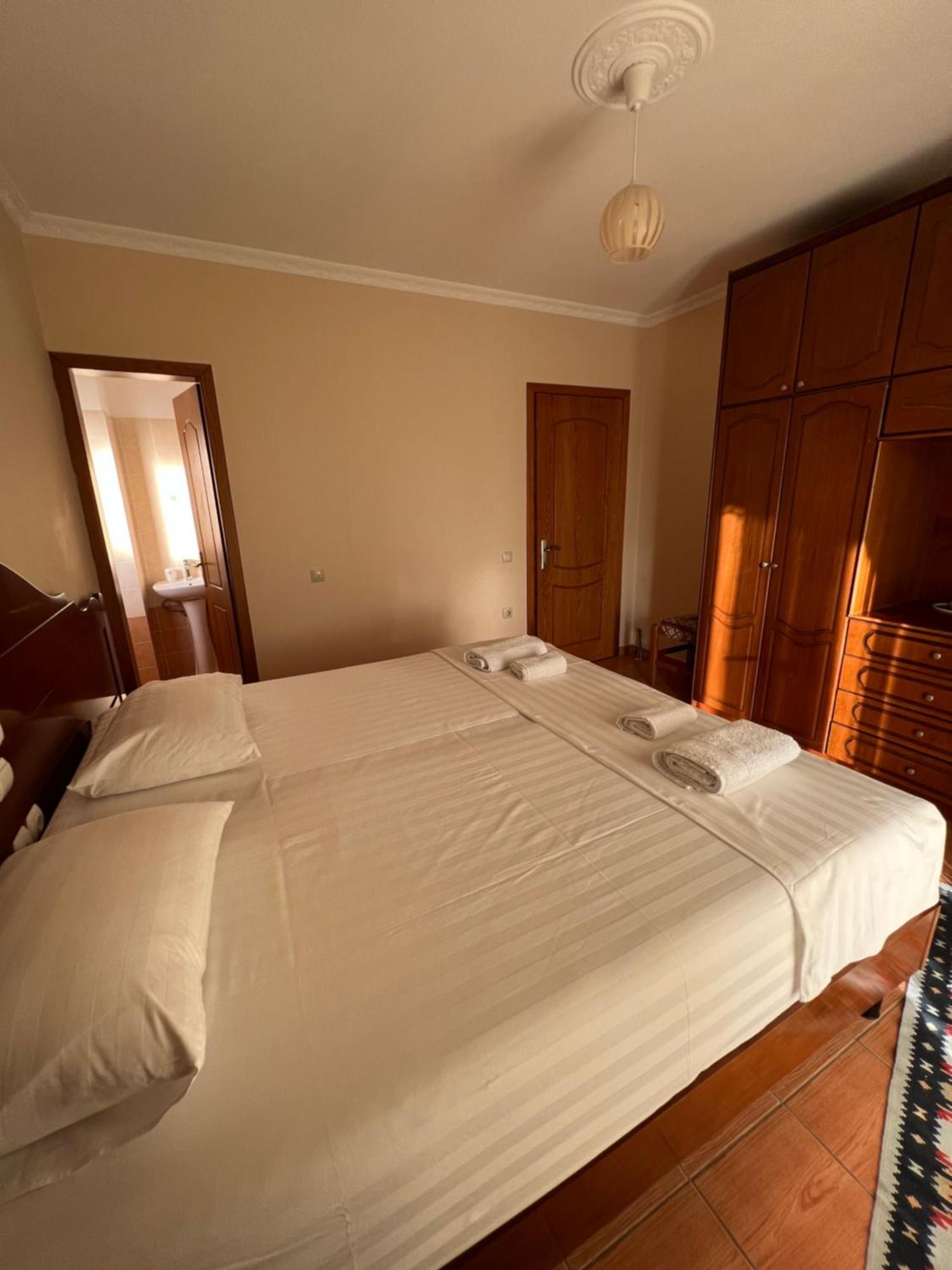 Villa Mirjan Sarandë Exteriör bild