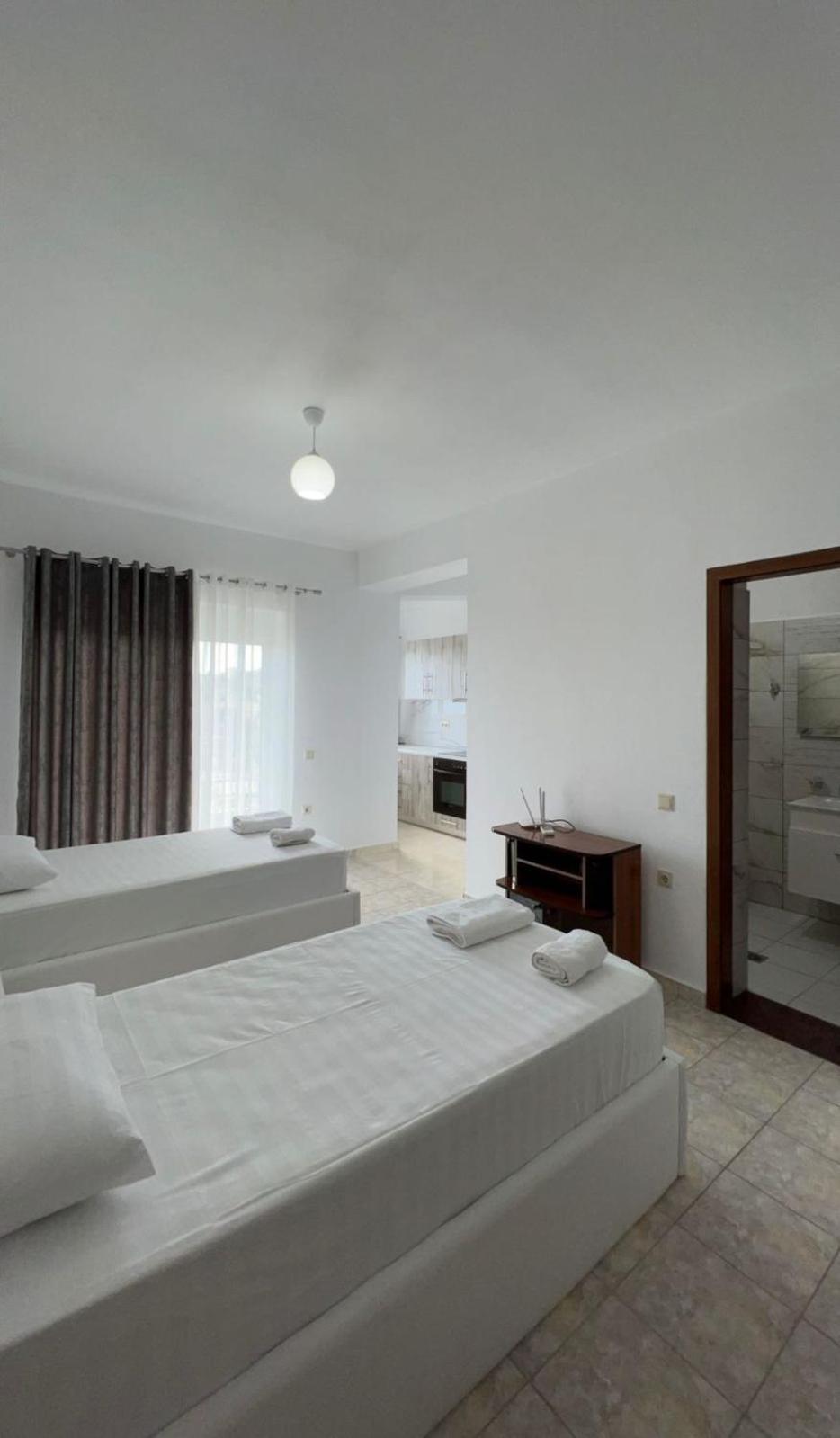 Villa Mirjan Sarandë Exteriör bild