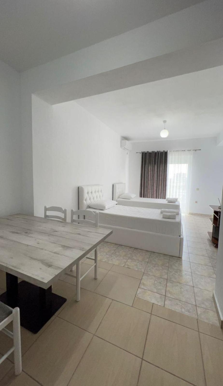 Villa Mirjan Sarandë Exteriör bild