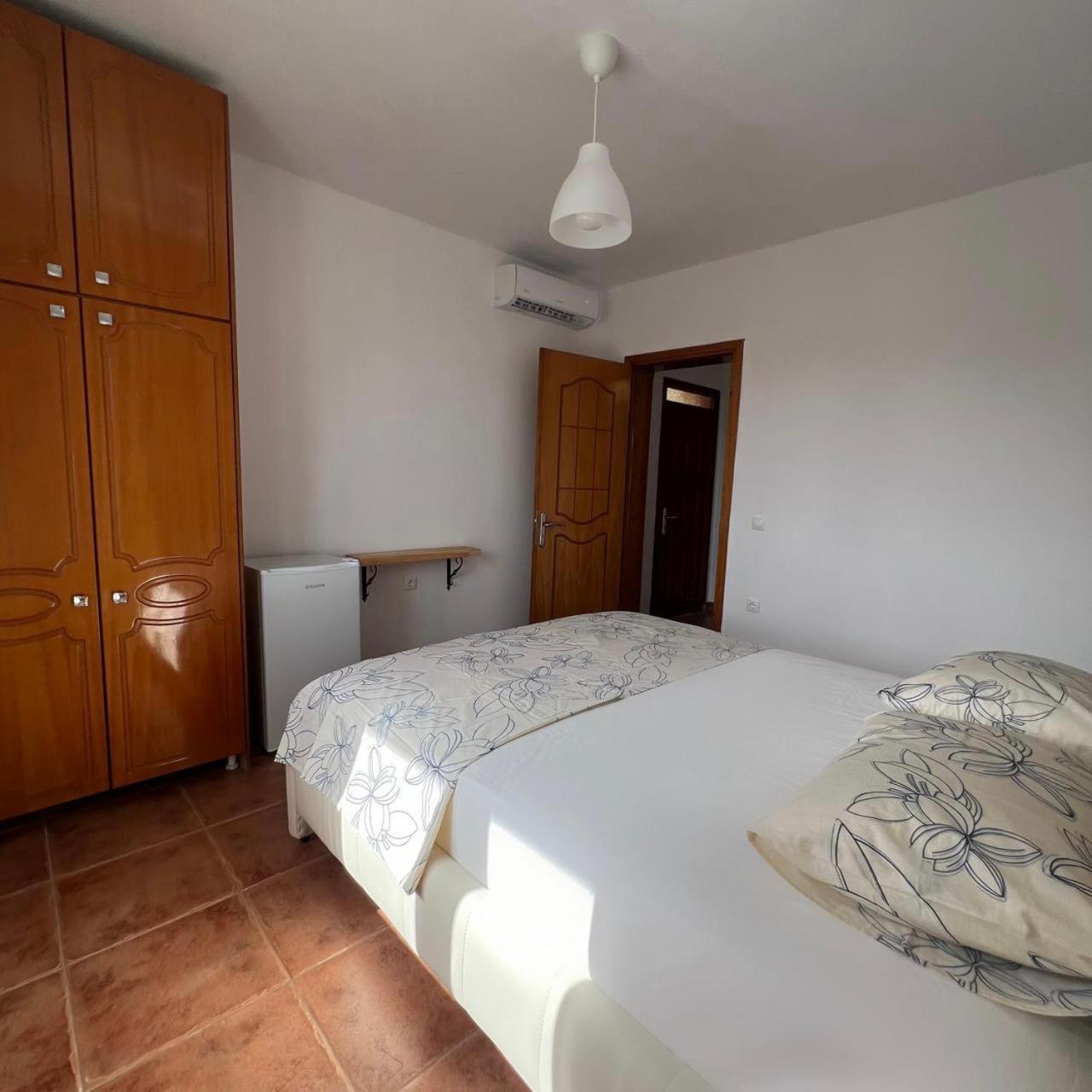 Villa Mirjan Sarandë Exteriör bild