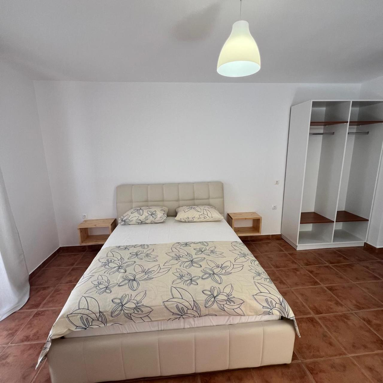 Villa Mirjan Sarandë Exteriör bild